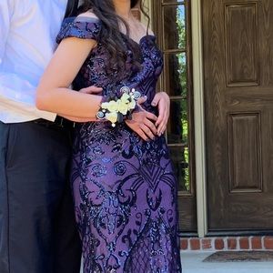 JOVANI Deep Purple Beautiful Sequined gown. Size 4